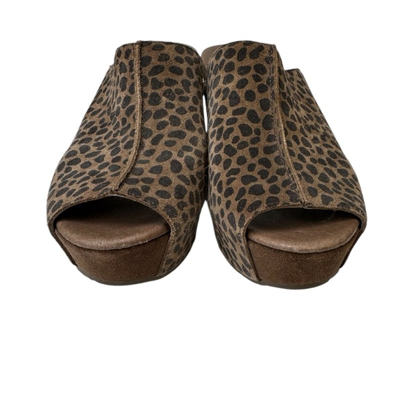 Chocolat Blu Wynn leopard print wedge clogs platform sandals leather suede US 7 - Picture 3 of 8